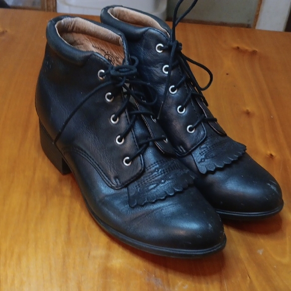 Ariat Black Leather Boots Classic Style Womens Size 7 - Picture 1 of 12